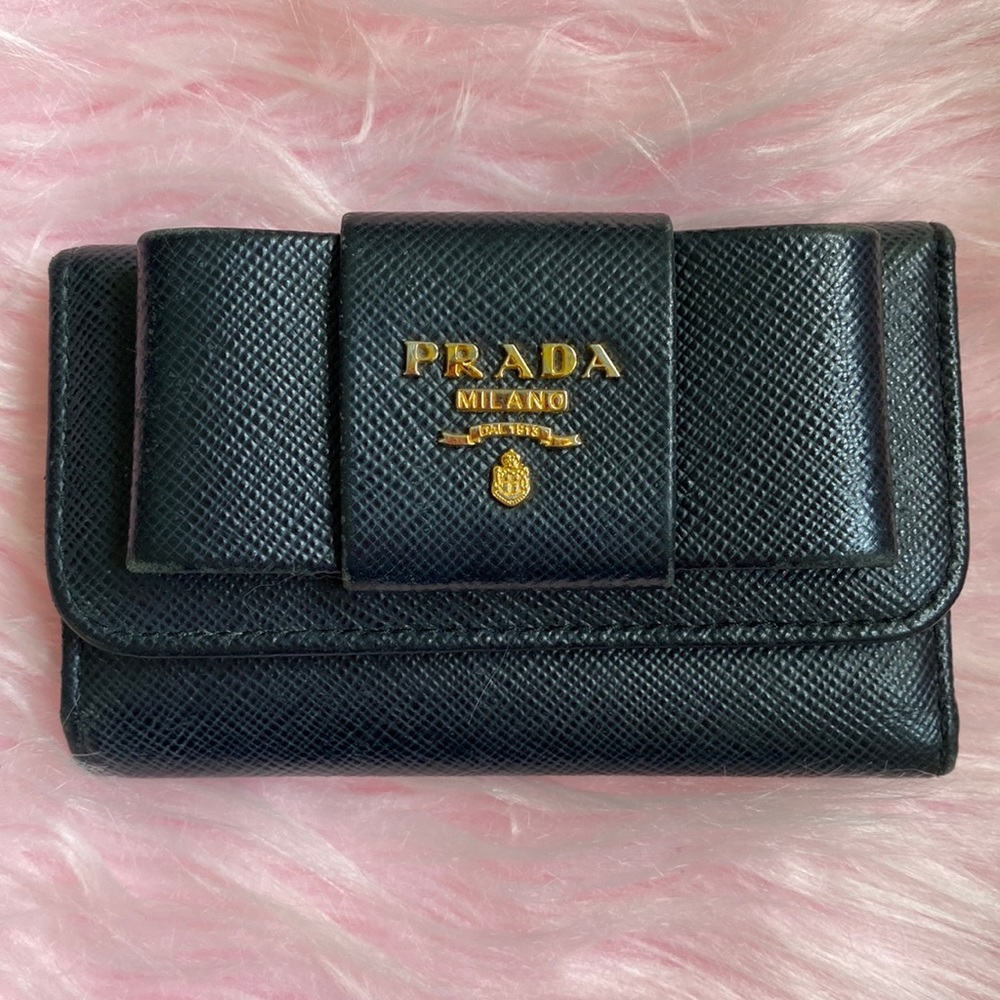 🖤✨ Prada Logo Saffiano Leather Ribbon Key Holder